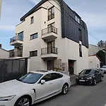 Casa Valmer Parter - Private Parking, Spatios Si Linistit *