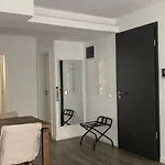 Casa Valmer Piata Victoriei- Private Parking, Parter, Spatios Si Linistit Apartment