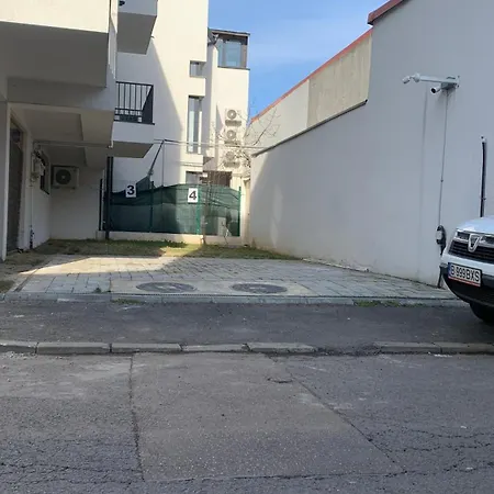 דירה Casa Valmer Piata Victoriei- Private Parking, Parter, Spatios Si Linistit בוקרשט