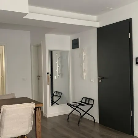 Casa Valmer Piata Victoriei- Private Parking, Parter, Spatios Si Linistit Lejlighed