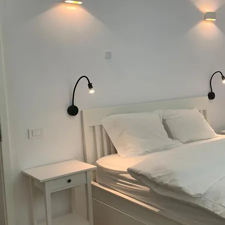 Lejlighed Casa Valmer Piata Victoriei- Private Parking, Parter, Spatios Si Linistit *